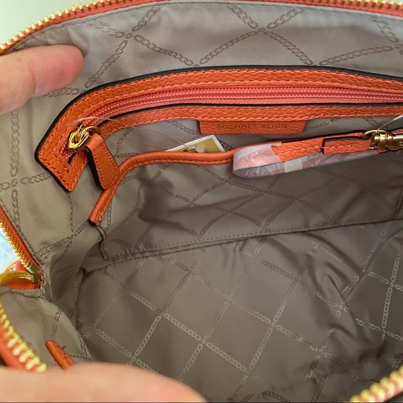 New Michael Kors Bedford legacy satchel - Picture 8 of 10